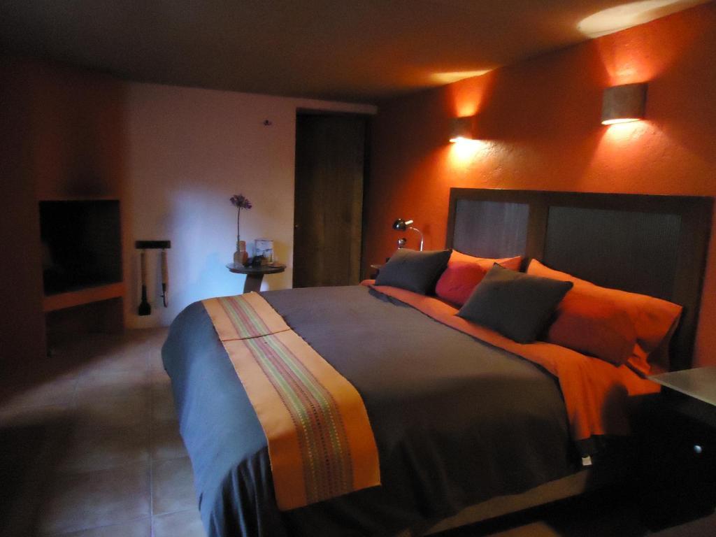 La Casa Del Rio Hotel Valle de Bravo Room photo